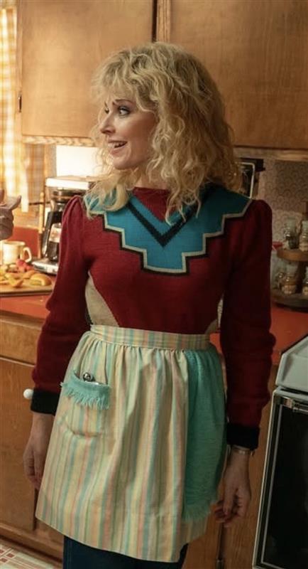 Stranger Things Season 05 Episode 01 Cara Buono Pattern Sweater